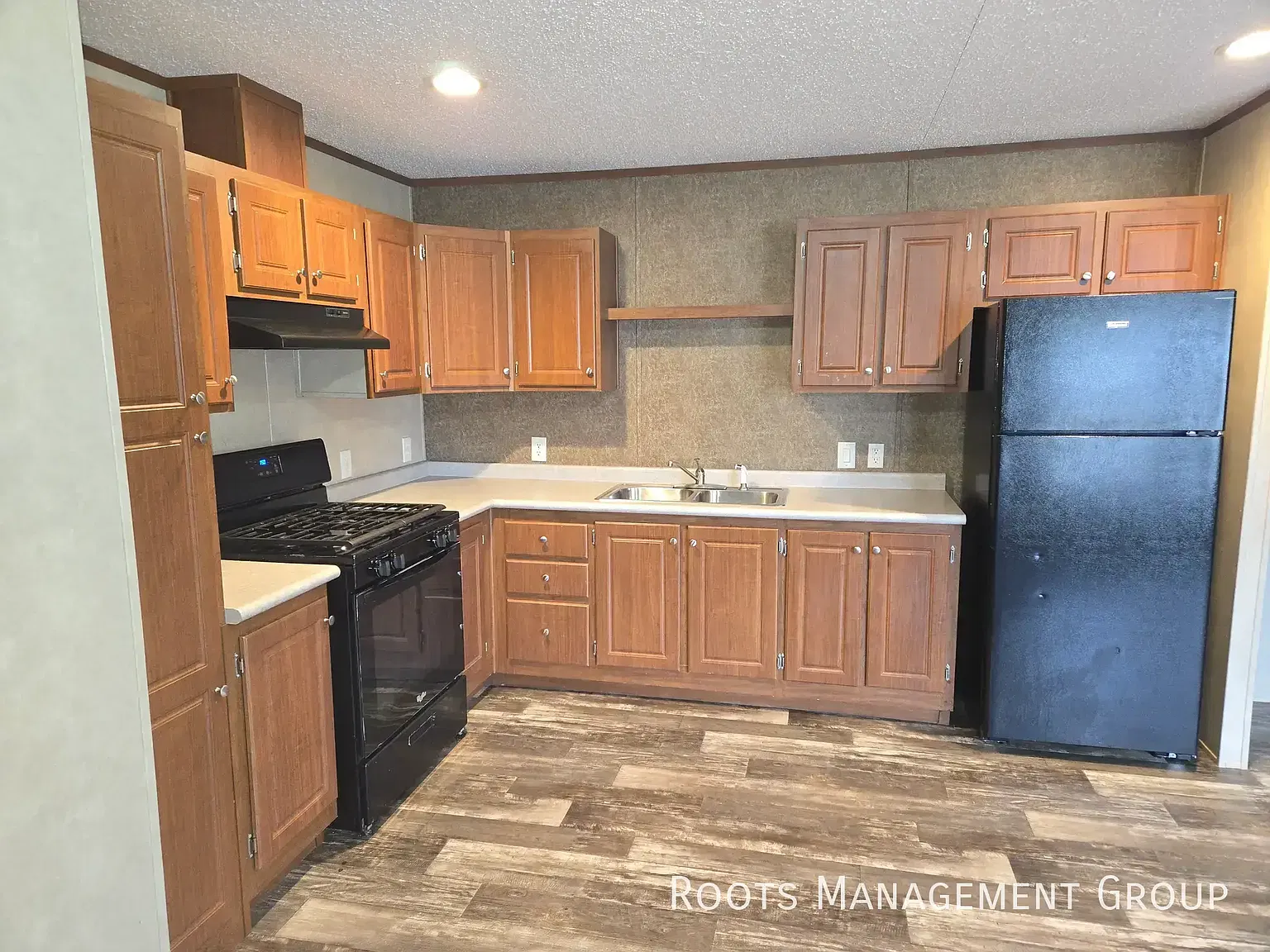 3 Bed 2 Bath Home Available for Lease at Saginaw Villas - Apply Now! — Photo 2