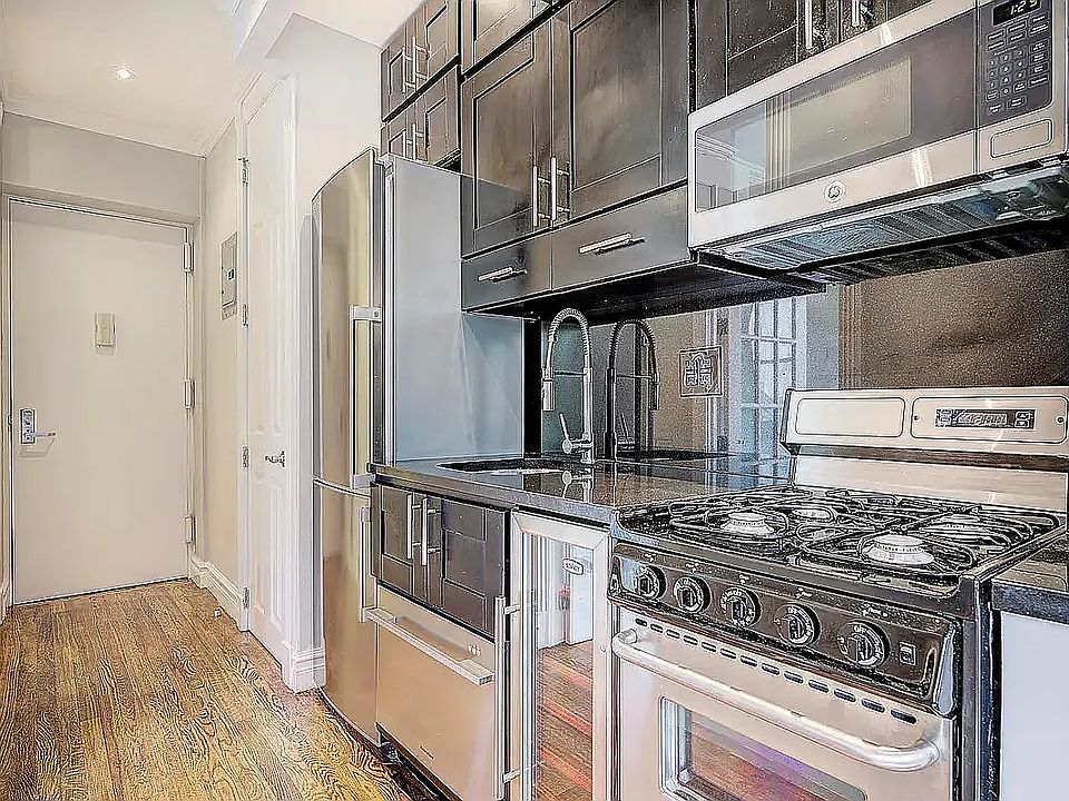1st image of 410 E 13th St #3G