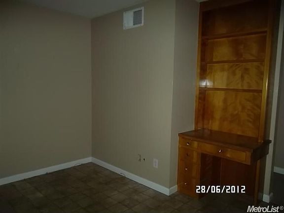 5th image of 1707 Sandalwood Dr