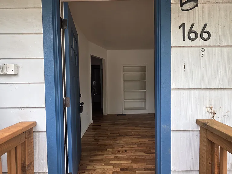 166 Draper St NE — Photo 5