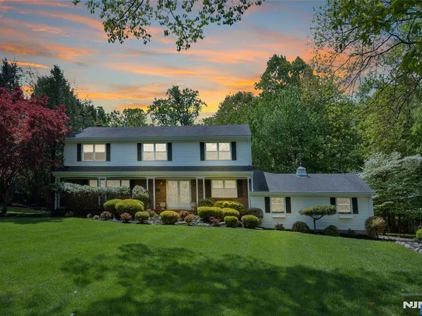 26 Cherry Ln, Upper Saddle River, NJ 07458