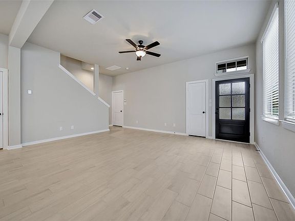 3rd image of 555 Long Leaf Pine Dr