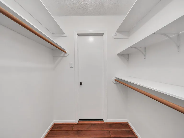 10843 Pepper Ln — Photo 32
