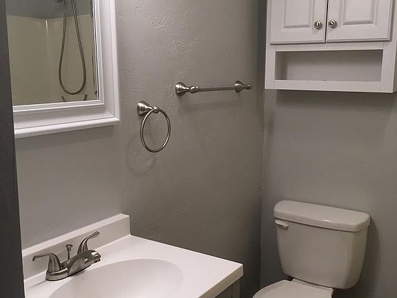 Unit 4 bathroom