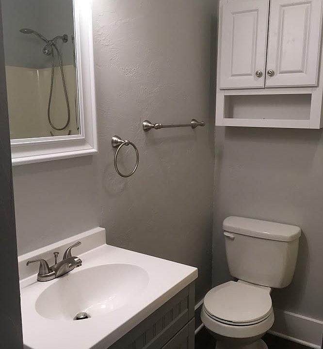 Unit 4 bathroom