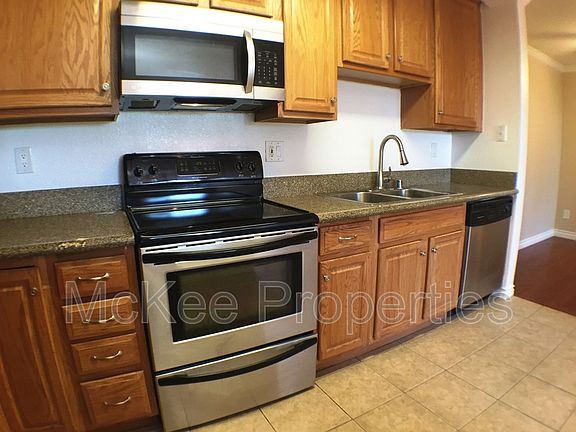 4th image of 1661 Bayview Heights Dr Unit 18