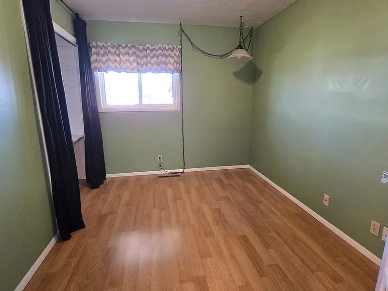 712 SW 4th St — Photo 5