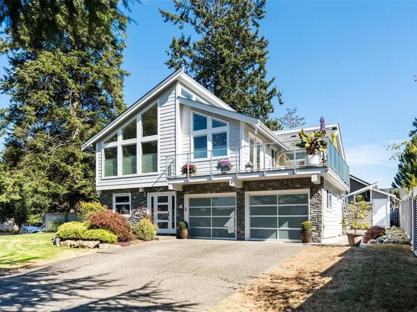 6481 Rodolph Rd, Central Saanich, BC V8Z 5W3