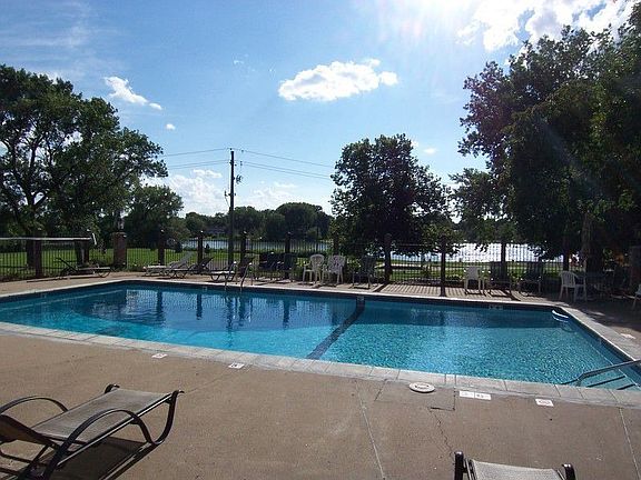 3rd image of 4207 Lakeside Ave N APT 141