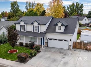 7151 E Canterbury Ln, Nampa, ID 83687