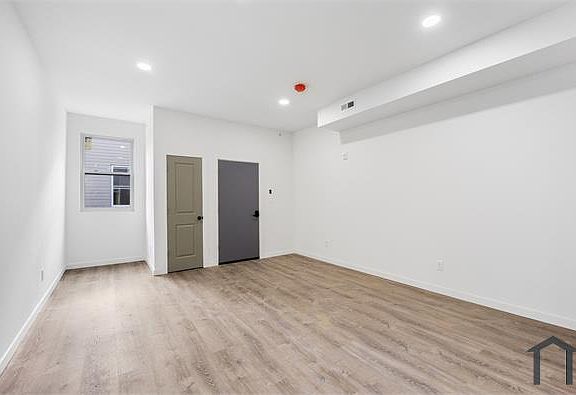 4th image of 3623 N 21st St #1F