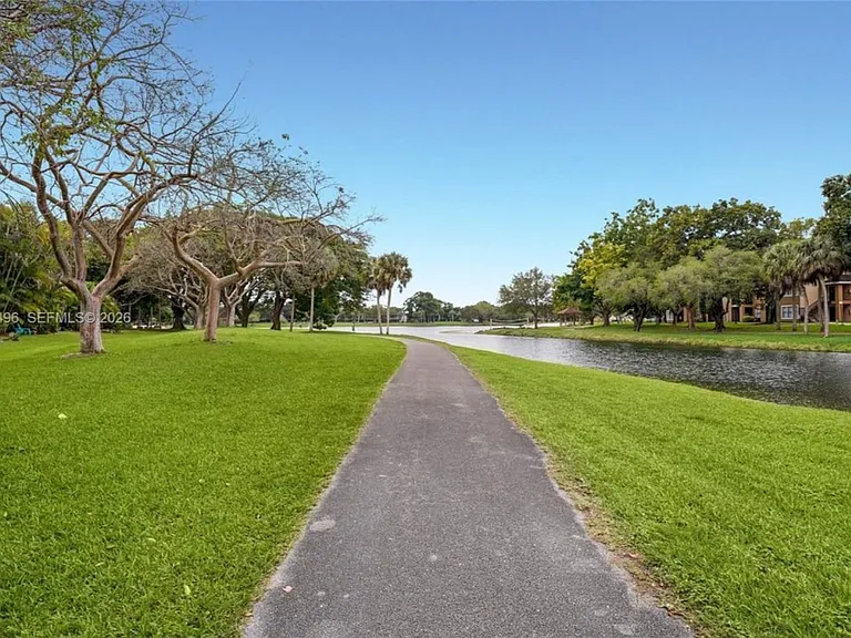 15370 SW 104th Ter #7 — Photo 20