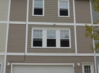 6359 Gold Leaf Ln, Pleasant Hill, IA 50327
