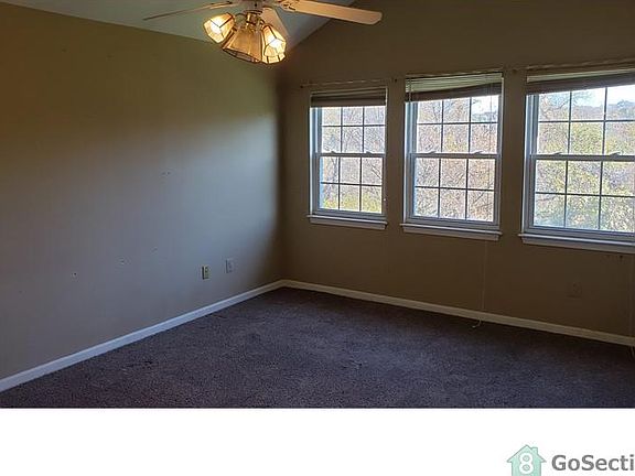 2nd image of 20 Shaftsbury Ct #20