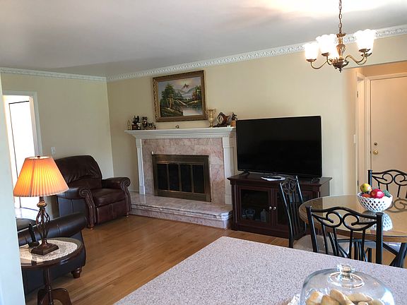 5th image of 2300 Delaware Dr