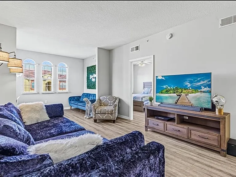 11400 Ocean Walk Ln #304 — Photo 2