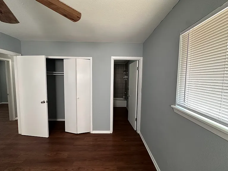 5221 Borchers Dr — Photo 5
