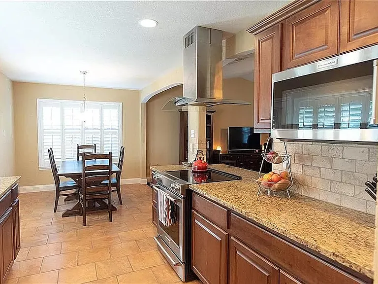 3317 Newkirk Dr — Photo 7