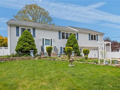 190 Curran Rd, Cumberland, RI, 02864