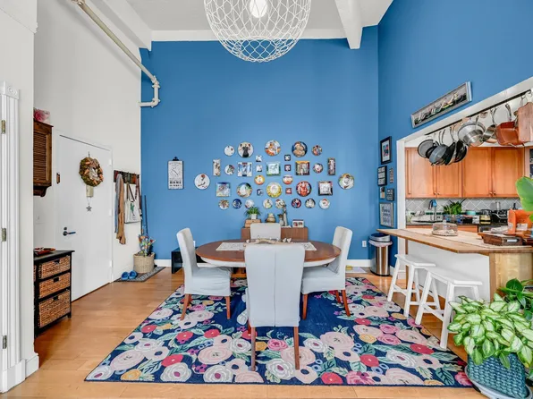 300 Communipaw Avenue image 5 of 34