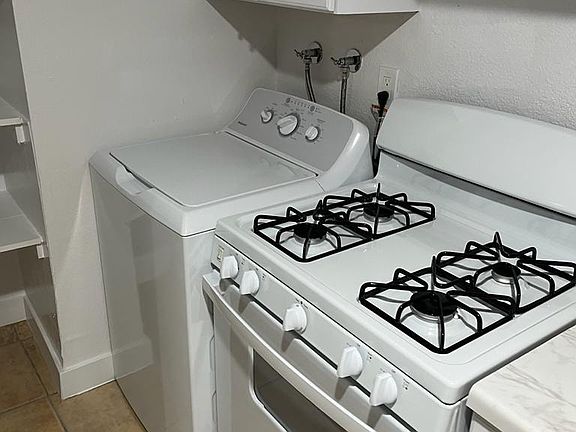 4th image of 1040 Grand Ave #3