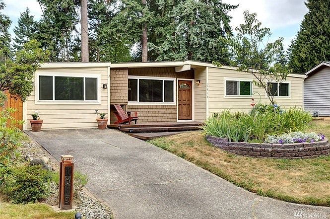 1st image of 1319 165th Ave NE