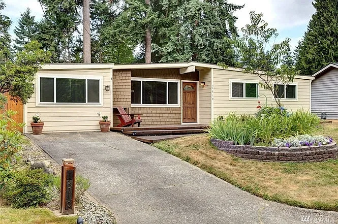 1319 165th Ave NE photo 1