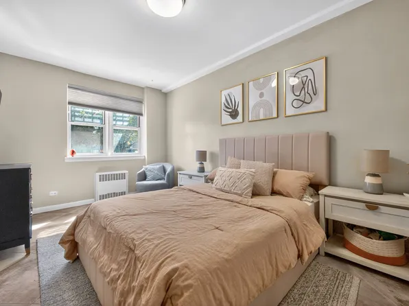 162-41 Powells Cove Boulevard image 8 of 12