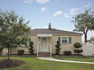 42 Lupine Way, Clark, NJ 07066