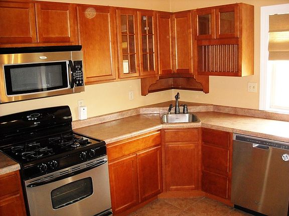 5th image of 1239 Bucklin St