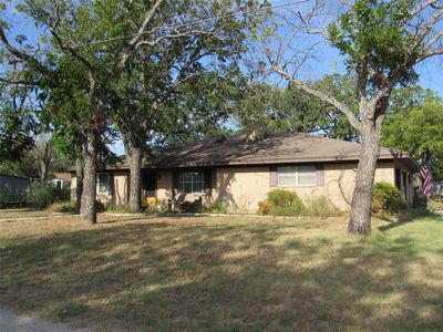 310 S West St, Bangs, TX, 76823