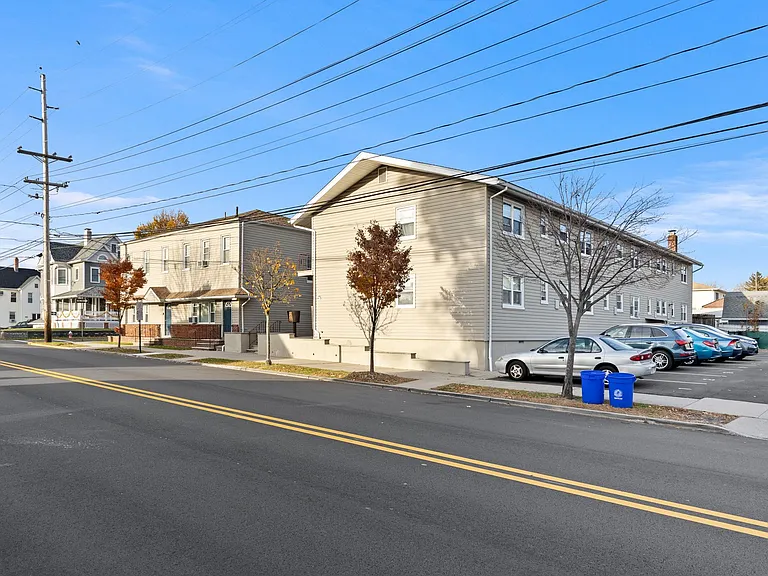 479-485 Hoboken Rd #300 — Photo 3