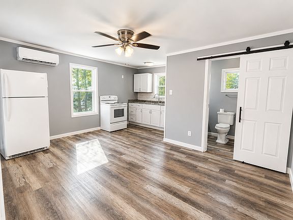2nd image of 1009 1st St