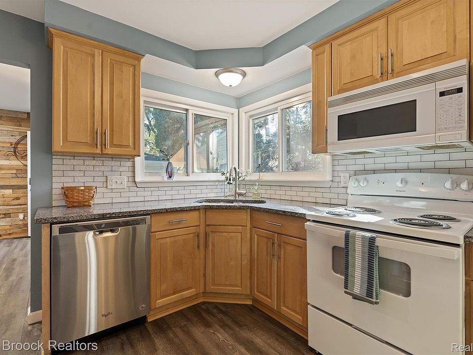 1602 Millard Ave, photo 13