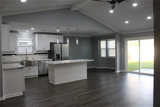 4 bed, 3.0 bath, 1852 sqft, $1,800 — Photo 4