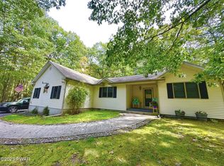 109 Bayberry Dr, Hawley, PA 18428