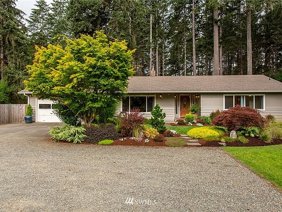 2nd image of 253 E Boardwalk Road
