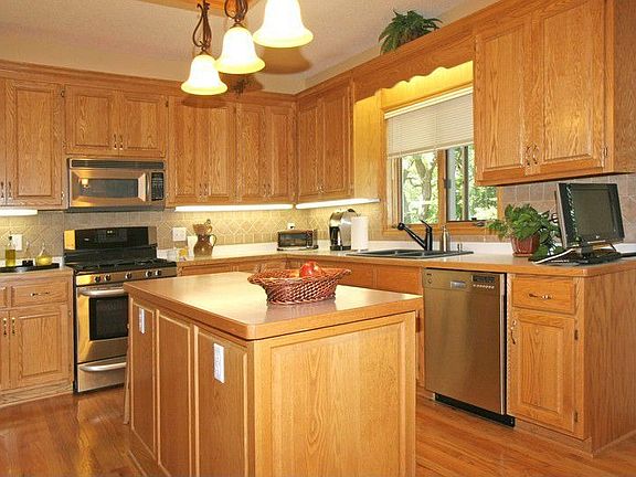 5th image of 15122 Yellow Pine St NW