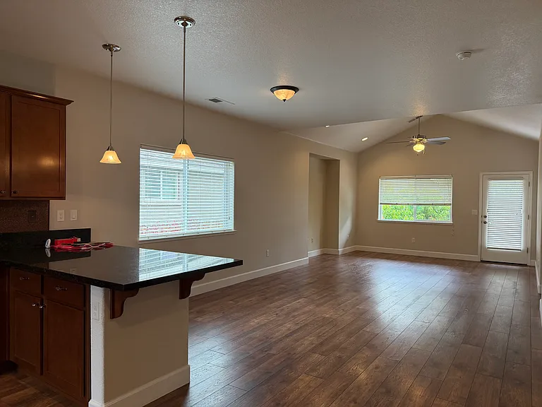 985 Marble Hills Cir — Photo 6