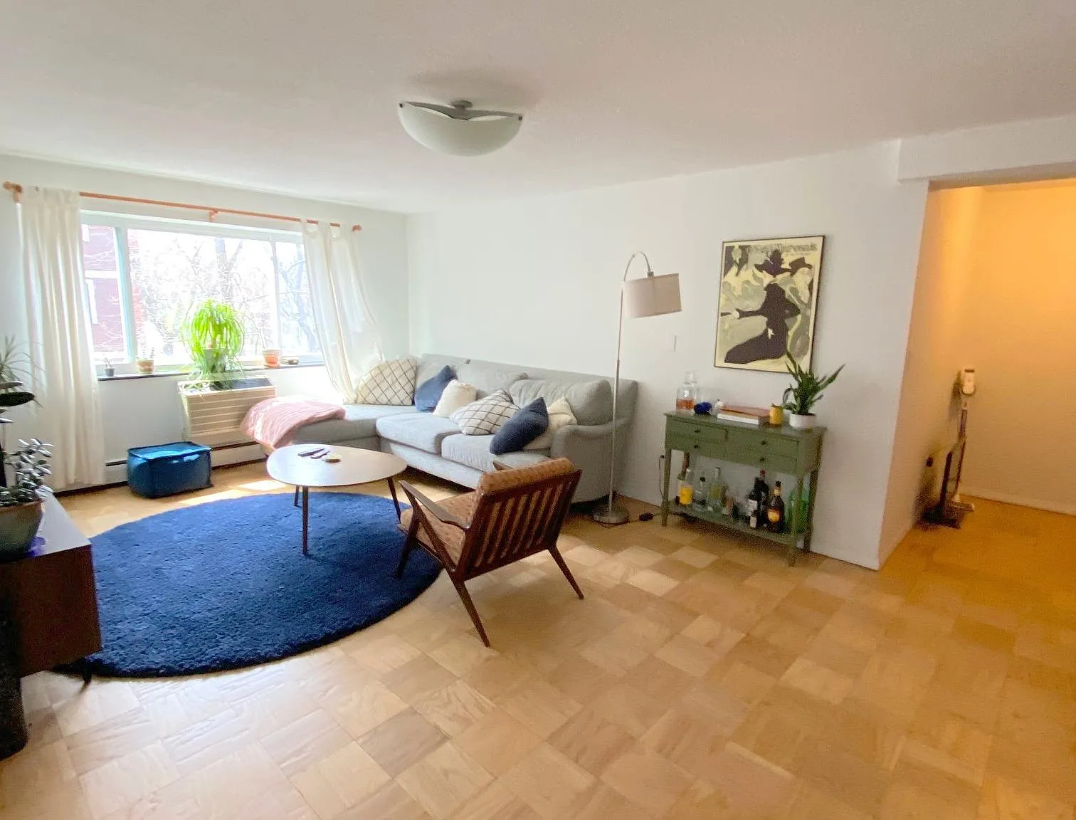 3 bed, 1300 sqft, $4,500 — Photo 1