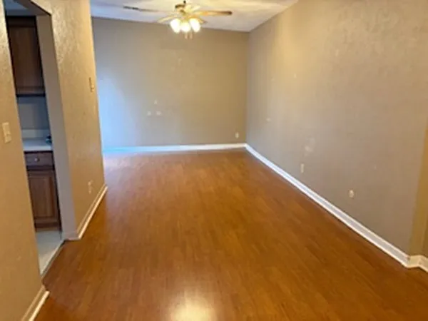 2 bed, 990 sqft, $1,099 — Photo 4