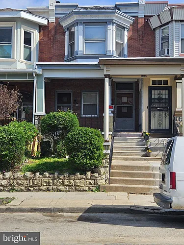 5325 Webster St #2 Photo 1