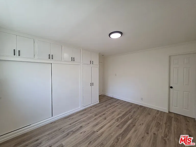 2400 Vanderbilt Ln #2400A — Photo 17