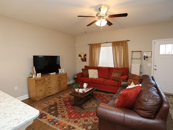 3rd image of 129 Highlands Crossing Blvd