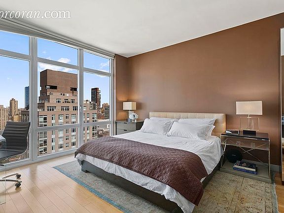 4th image of 555 W 59th St APT 31D