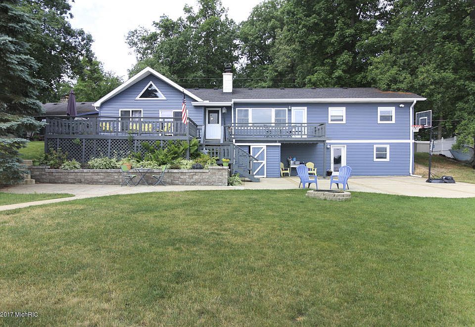 1st image of 10505 Woodlawn Dr