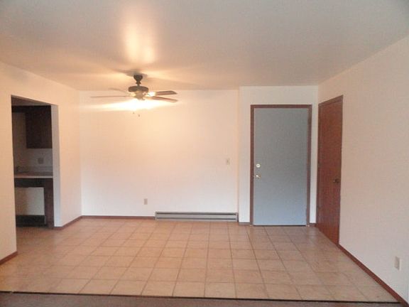 4th image of 920 Courtney Ln APT 30