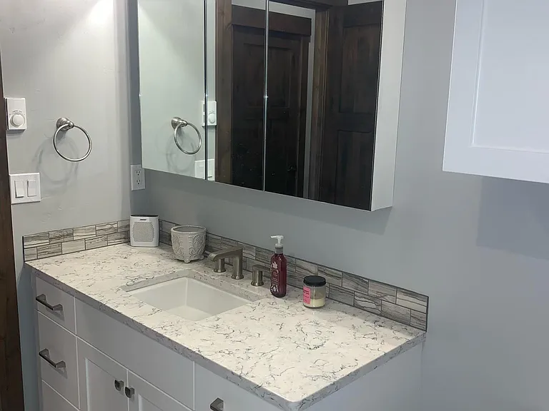 81 Estate Ln #B1 — Photo 5