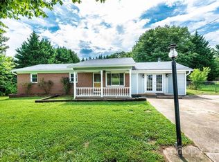 2098 Union Grove Rd, Lenoir, NC 28645