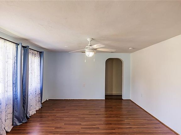 4th image of 1617 Francis St